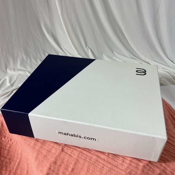 Unisex Mahabis slipper, women size 8, men size 6.5 - Picture 8 of 11